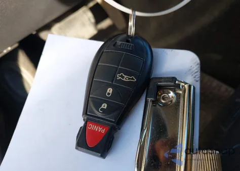 2008 Chrysler 300 Limited из США, поврежденный, VIN 2C3KA33G48H138202